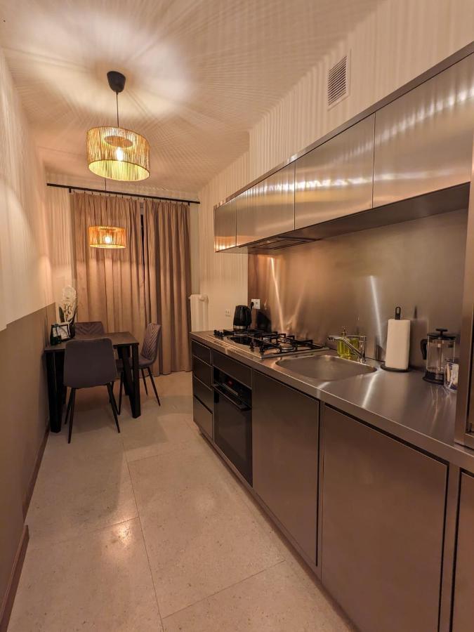 Spacious Two-Bedroom Apartment In The City Center Krakow Dış mekan fotoğraf