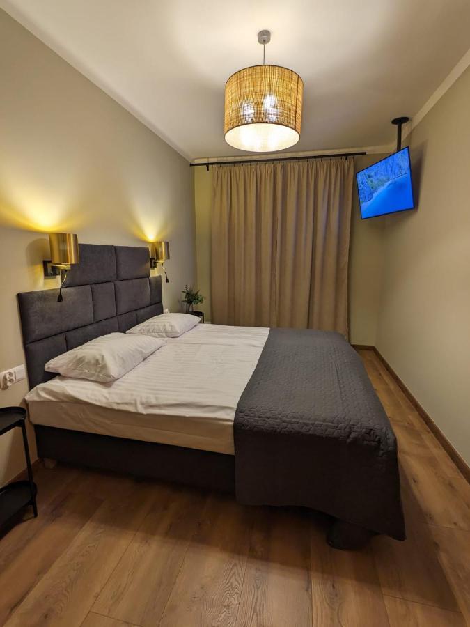 Spacious Two-Bedroom Apartment In The City Center Krakow Dış mekan fotoğraf