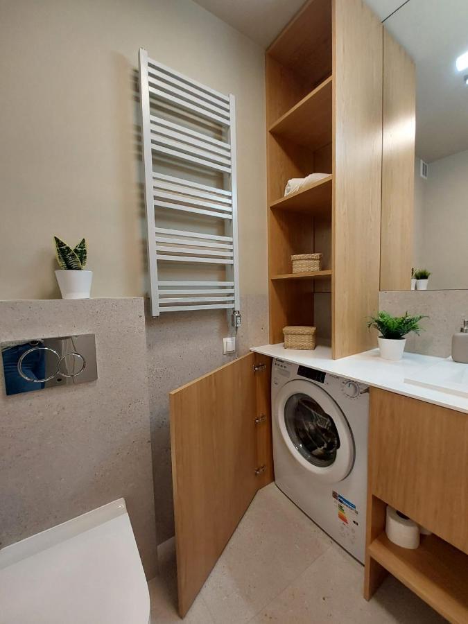 Spacious Two-Bedroom Apartment In The City Center Krakow Dış mekan fotoğraf